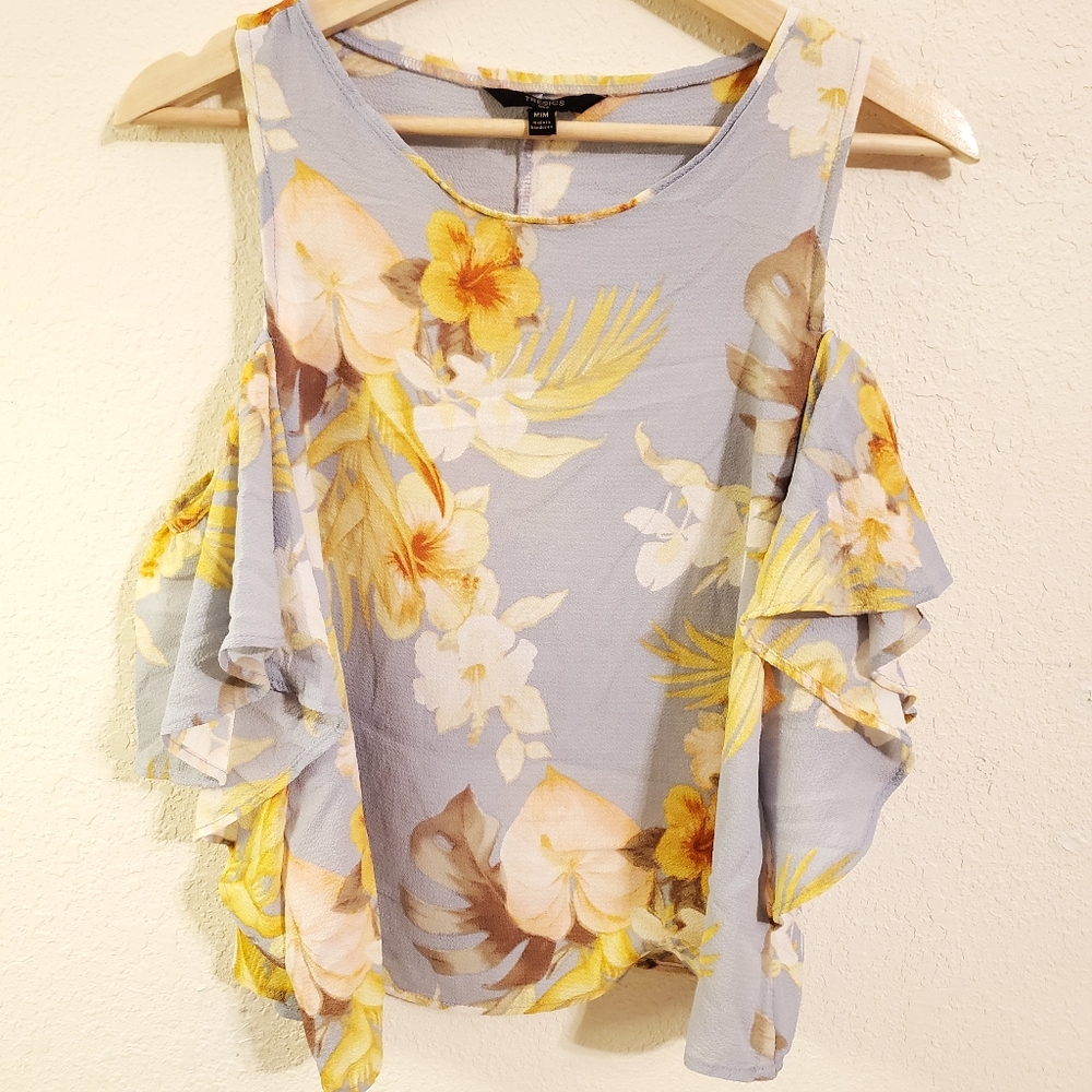 Tresics Floral Cold Shoulder Ruffle Top